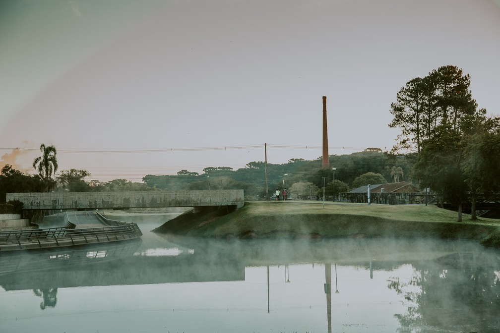 Frio chegou para valer em Curitiba — Foto: Rodrigo Fonseca