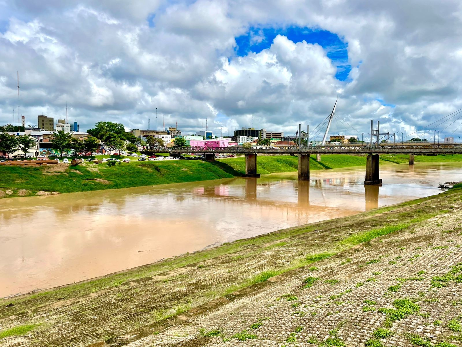 Sipam prevê segunda-feira (28) com sol e possibilidade de pancadas de chuvas em todas as regiões acreanas