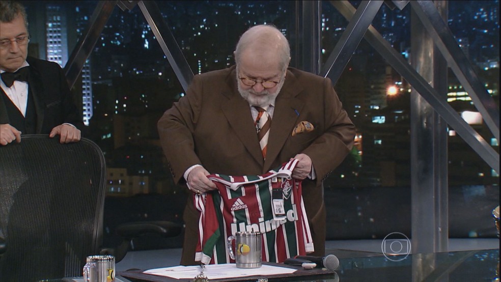Jô Soares com a camisa do Fluminense, time do coração, no Programa do Jô — Foto: Reprodução/ TV Globo