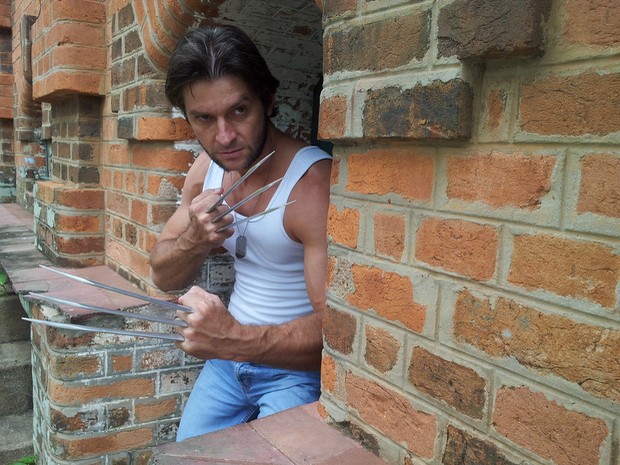 Há seis anos, Marcel Perez se caracteriza como Wolverine (Foto: Claudia Assencio/G1)