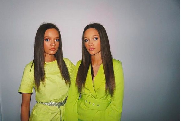 As irmãs Daisy e Phoebe Tomlinson (Foto: Instagram)