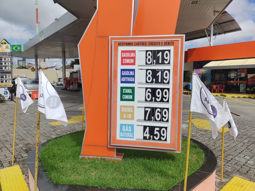 Postos aumentam preço da gasolina e combustível chega a R$ 8,19 em Natal |  Rio Grande do Norte | G1