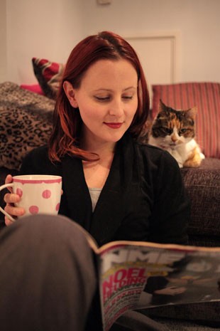 Lauren Pears, que deve abrir um cat cafe (cefé para gatos) em Londres (Foto: Divulgação/Yemima Young)