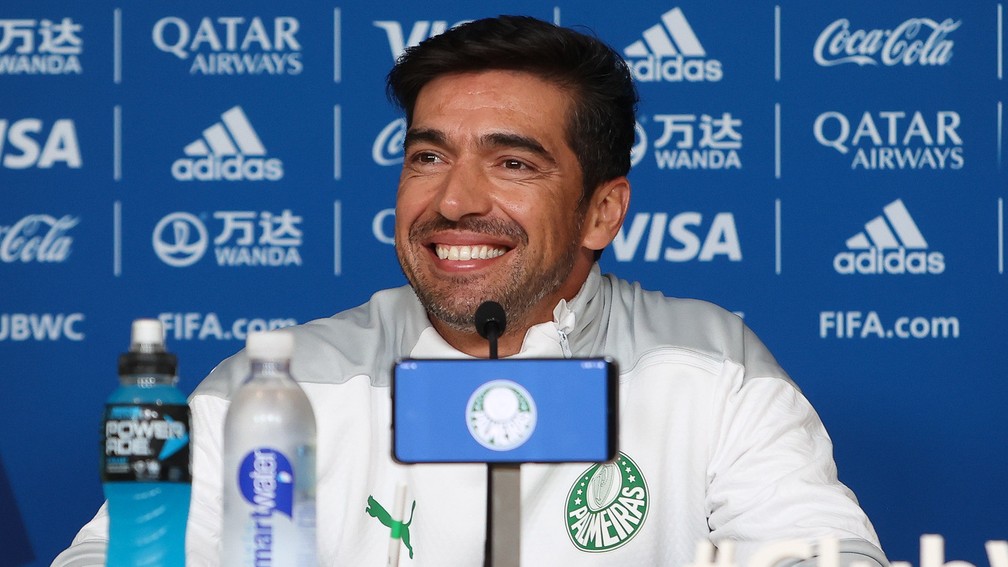 Em busca do Mundial, Abel Ferreira será o segundo treinador com mais finais na história do Palmeiras 
