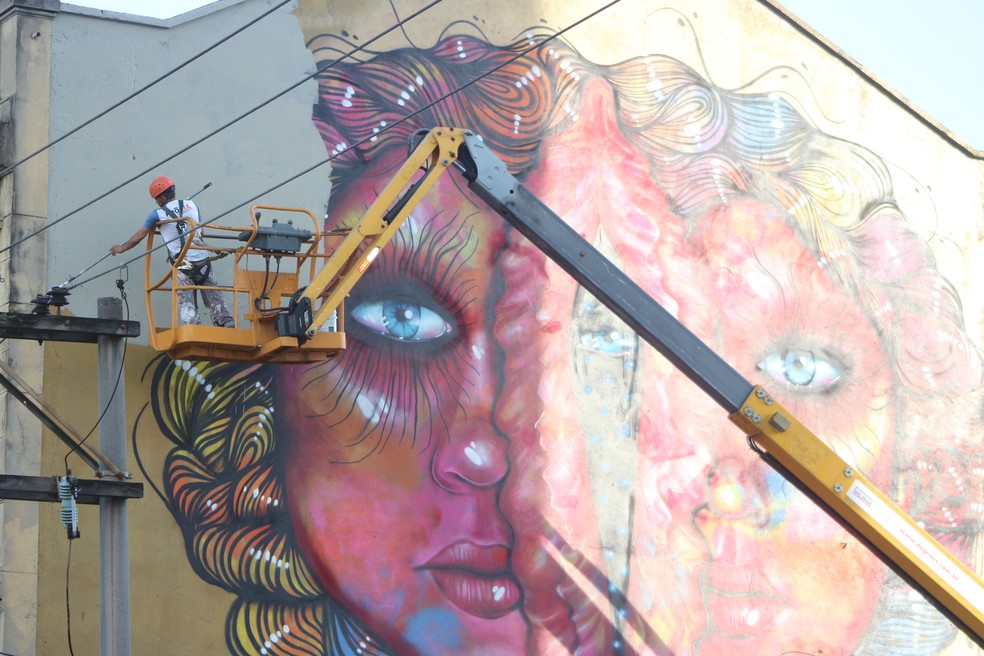 Pintura que causou polêmica após vereador ver genitália feminina é removida (Foto: Rony Queiroz/Gazeta de Votorantim)
