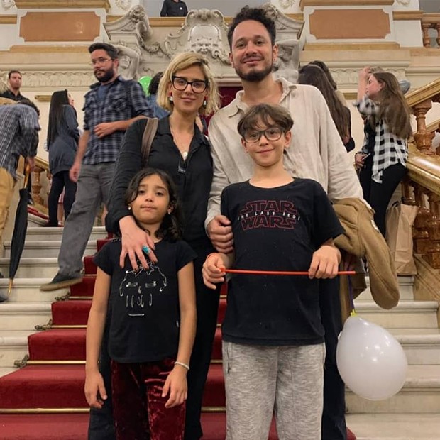 Mel Lisboa e Felipe Roseno com os filhos, Clarice e Berna (Foto: Reprodução/Instagram)