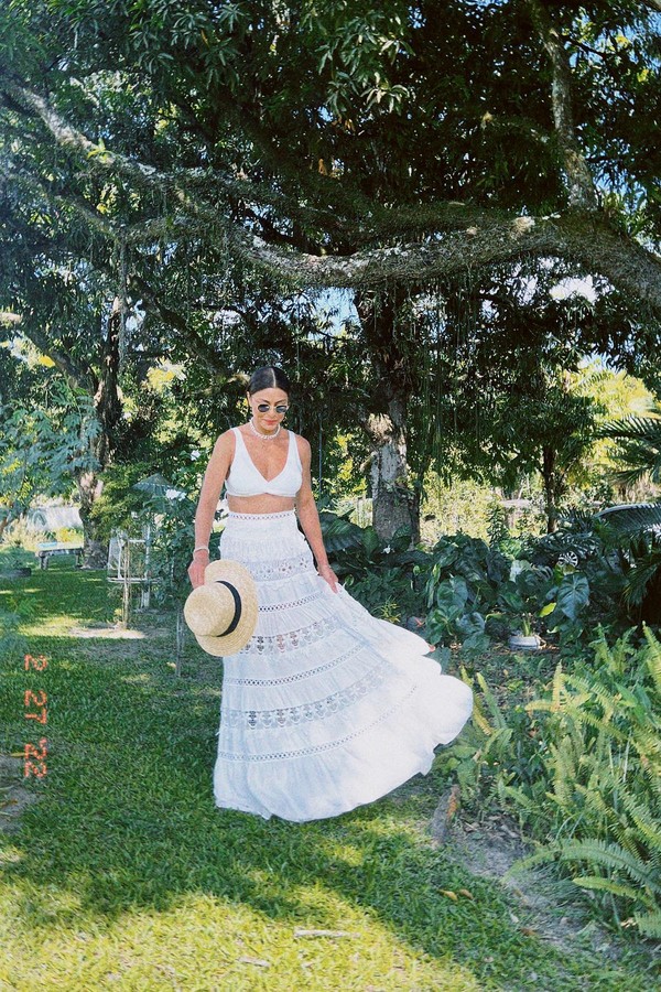 Juliana Paes exibe look todo branco em domingo ensolarado (Foto: Instagram/Reprodução)