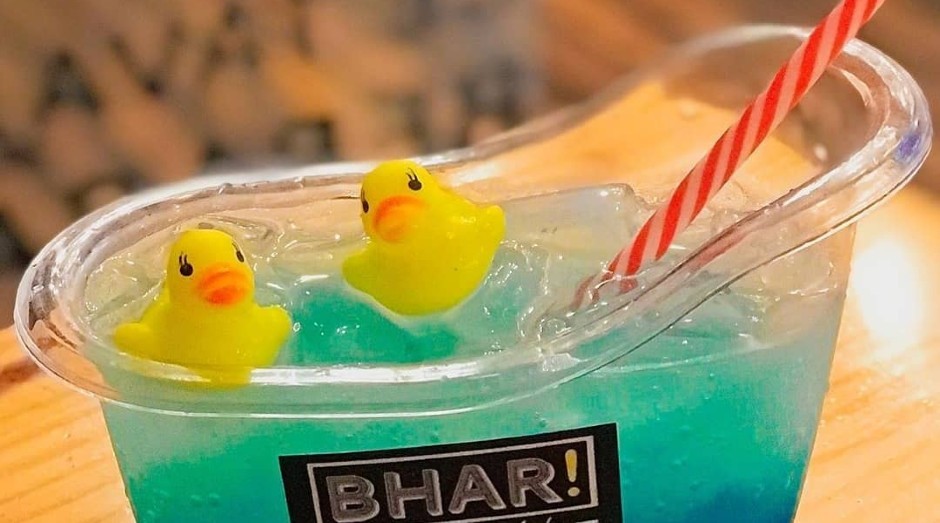 O Bhar! Ginteria Descolada aposta em drinks diferentes e instagramáveis (Foto: Reprodução/Instagram)