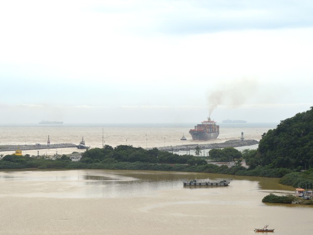 Canal de acesso ao porto de Itajai é fechado novamente (Foto: Luiz Souza/RBS TV)
