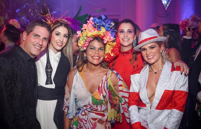 Dudi Machado, Paula Merlo, Daniela Falcão, Bruna Gama e Juliana Santos (Foto: Divulgação)