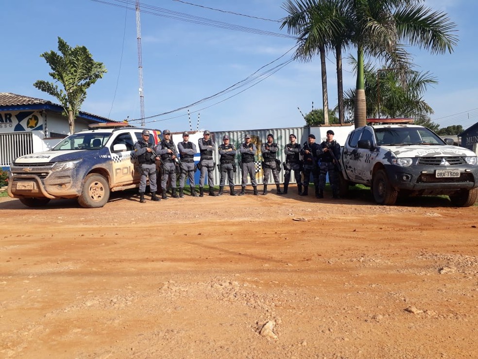 Polícia faz a segurança na região — Foto: PM-MT/ Divulgação