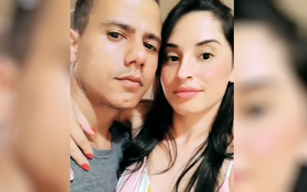 Policial militar Rafael Martins Mendonça junto com a esposa Elaine Barbosa de Sousa, em Rio Verde, Goiás — Foto: Reprodução/TV Anhanguera