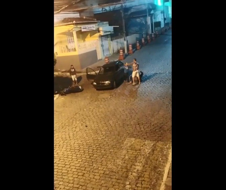 Funcionário terceirizado de prefeitura é flagrado ao agredir casal após briga de trânsito na Bahia