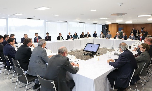 Foto da reunião realizada entre Bolsonaro e ministros dia 22 de abril citada por Sergio Moro como prova de interferência do presidente na PF