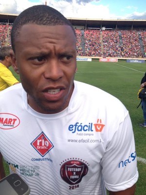 Com Damião incerto, Júlio Baptista pode ajudar Cruzeiro no ataque