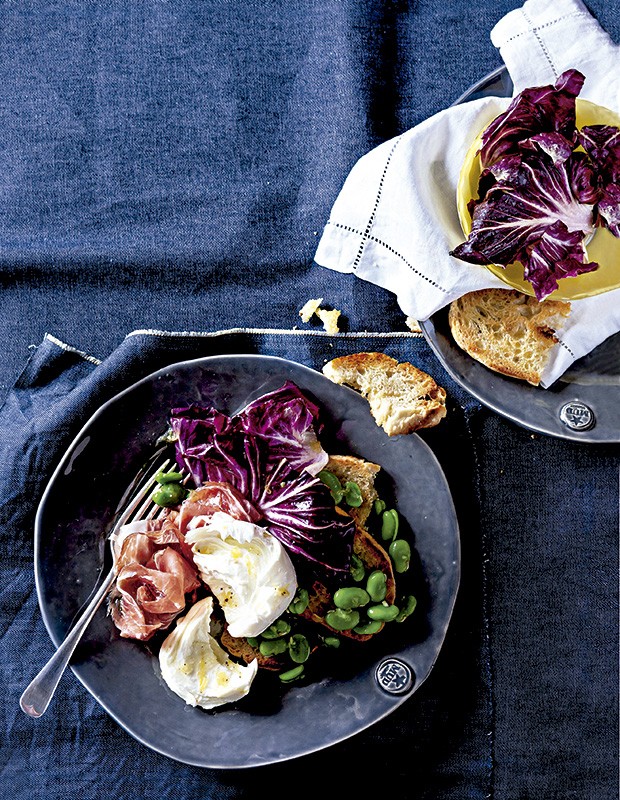 Bruschetta de salada de favas e presunto de parma (Foto: StockFood/Great Stock!)