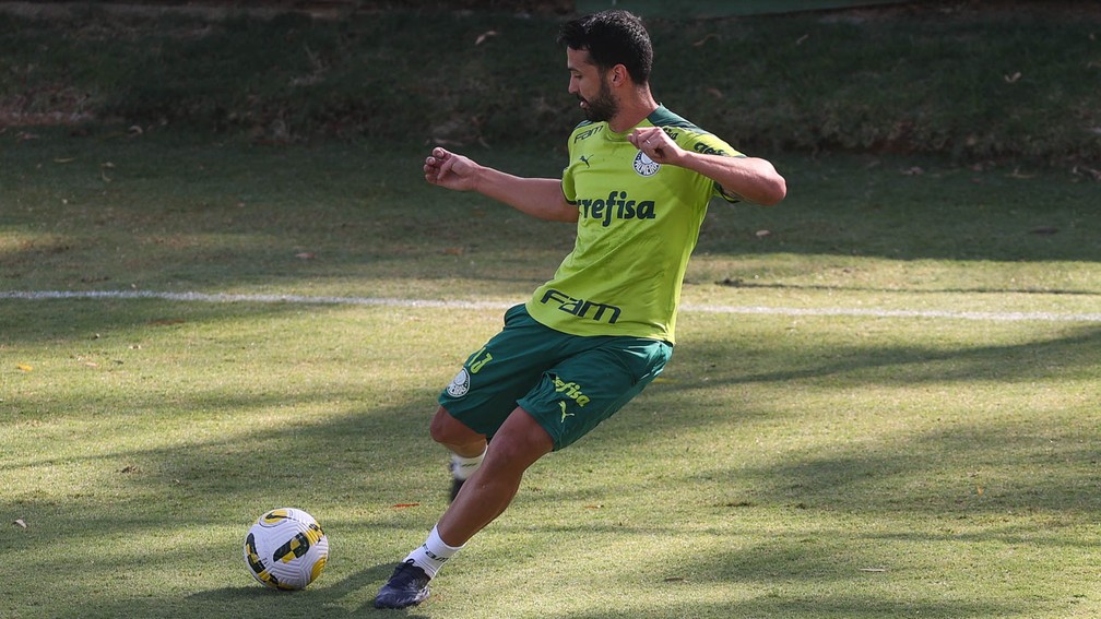 Luan, zagueiro do Palmeiras, na Academia de Futebol — Foto: Cesar Greco / Ag. Palmeiras