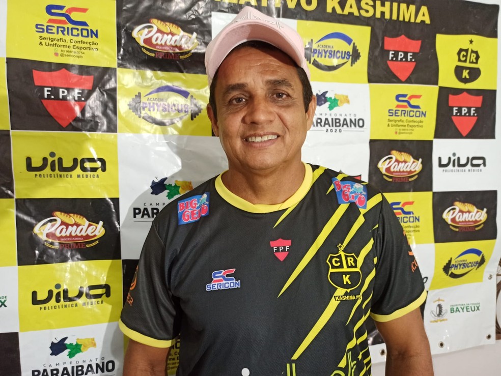 Reginaldo Sousa treina o Kashima, antes da pré-temporada com o Auto Esporte-PB — Foto: Mário Aguiar / ge Paraíba