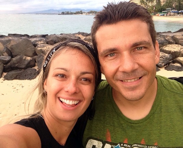 Carol Soares e o marido no Havaí (Foto: Arquivo Pessoal)