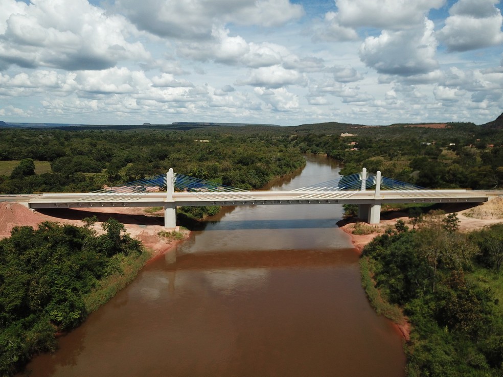  Ponte sobre o Rio Parnaíba, na BR-235, que liga os estados do Maranhão e Piauí. — Foto: Divulgação/Governo Federal