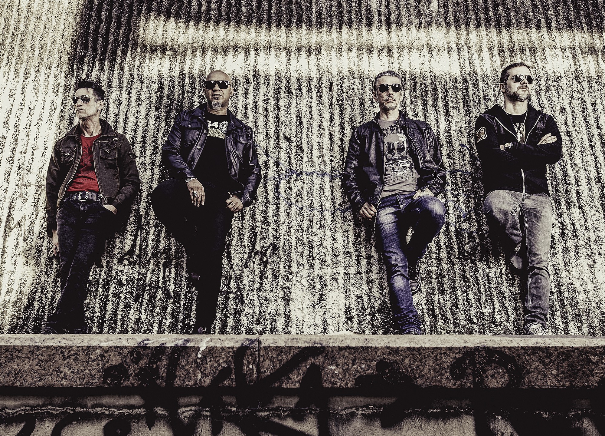 Heróis da resistência, Inocentes procuram reacender o fogo punk de 1982 com o single 'Queima!'