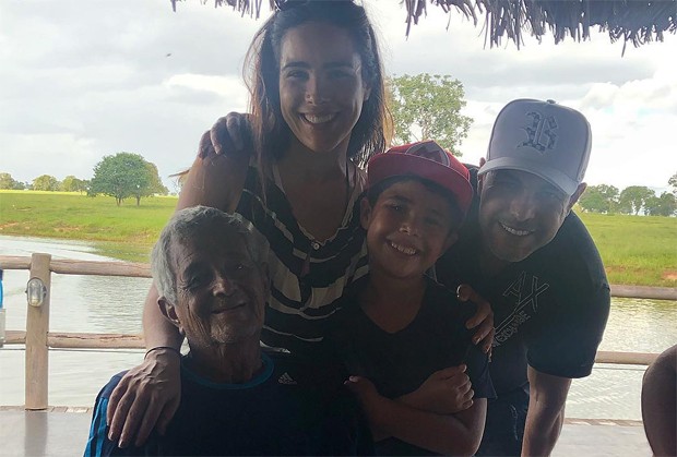 Wanessa Camargo e seu filho, José Marcus, ao lado de Zezé di Camargo e o patriarca da família, senhor Francisco (Foto: Reprodução / Instagram)
