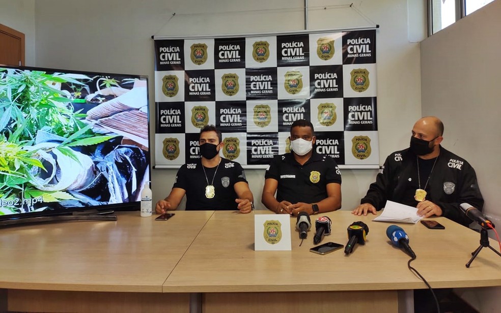 Delegados dão entrevista coletiva sobre prisão e apreensão em São Tomé das Letras — Foto: Polícia Civil