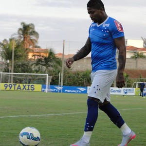 Titular com Luxa, Marinho elogia técnico do Cruzeiro: Melhor do Brasil