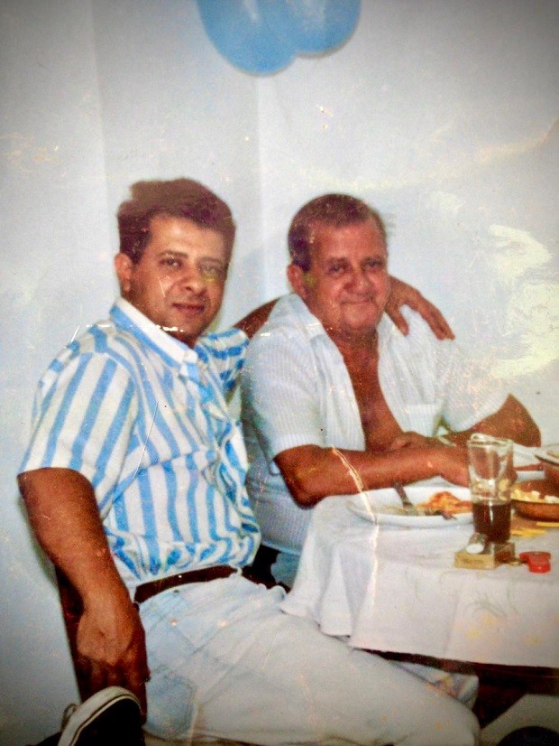 Rubens Augusto Junior e seu pai, Rubens Augusto, falecido em 1997, durante uma das pizzadas da família (Foto: Arquivo Pessoal)