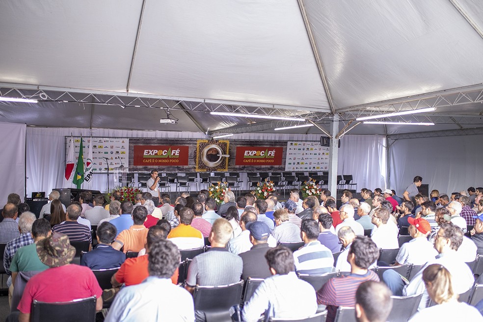 Programação da Expocafé começou com Simpósio de Mecanização em Três Pontas (Foto: Kelly Brito)