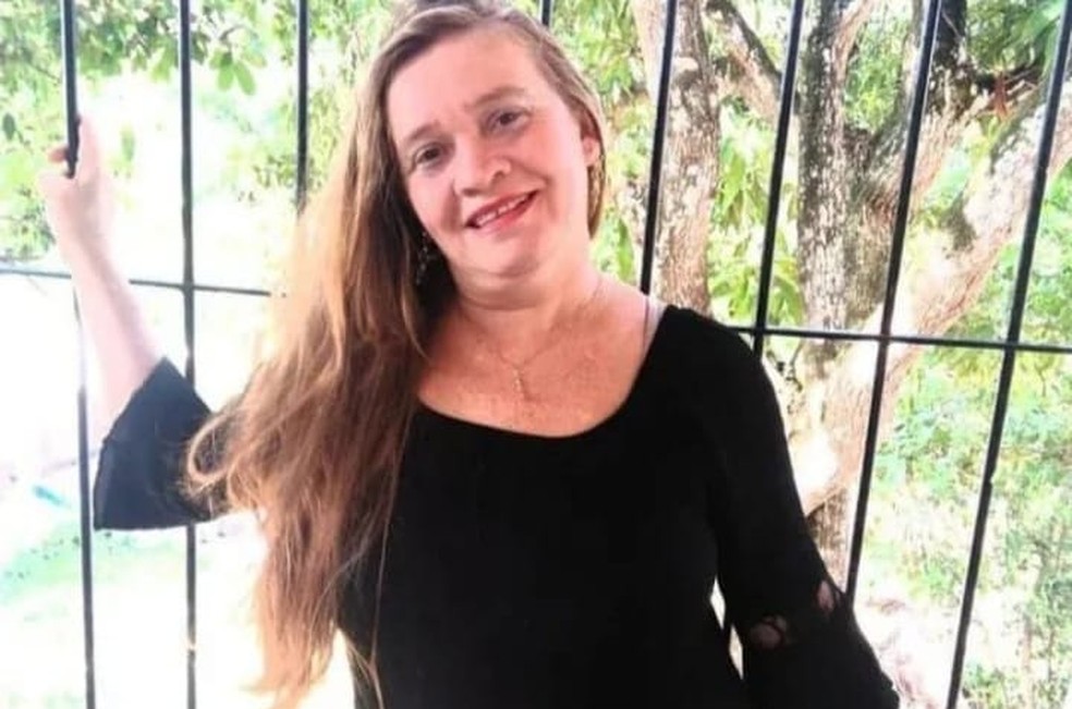 Lucia Maria da Silva, de 48 anos, morreu soterrada por barreira em Jaboatão — Foto: Reprodução/WhatsApp