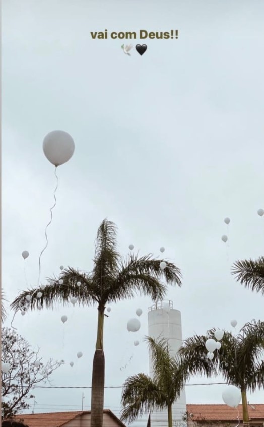 Homenagem realizada durante o funeral de Eduardo, amigo de Gustavo Curasini (Foto: reprodução/instagram)