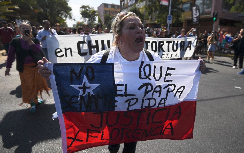 Protesto contra a visita do Papa Francisco ao Chile nos arredores do parque O'Higgins, em Santiago (Foto: Eitan Abramovich/AFP)