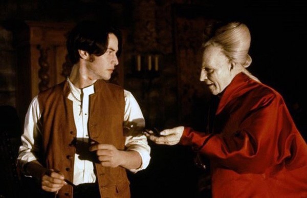 Keanu Reeves em cena de Drácula de Bram Stoker (1992) (Foto: Divulgação)
