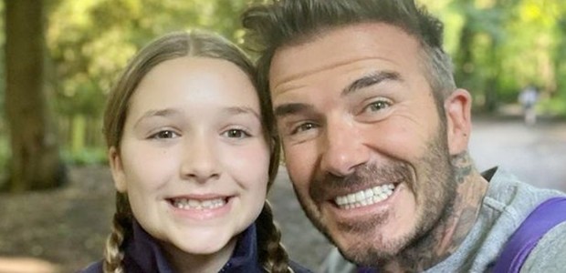 David Beckham agradeceu a seleção feminina de futebol da Inglaterra por "inspirar" sua filha, Harper (Foto: Reprodução/Mirror)