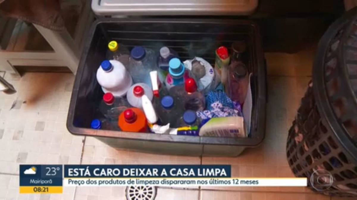 Produtos de limpeza mais caros levam famílias a mudar hábitos em casa