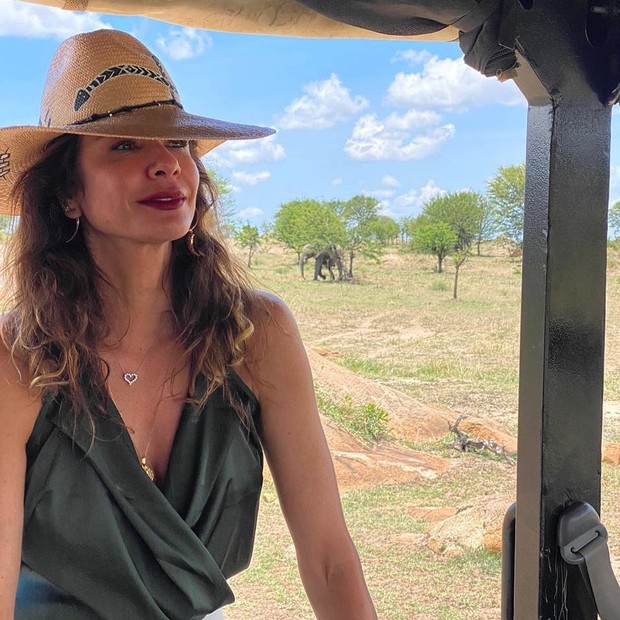 Luciana Gimenez aproveita férias na savana africana (Foto: Reprodução/Instagram)
