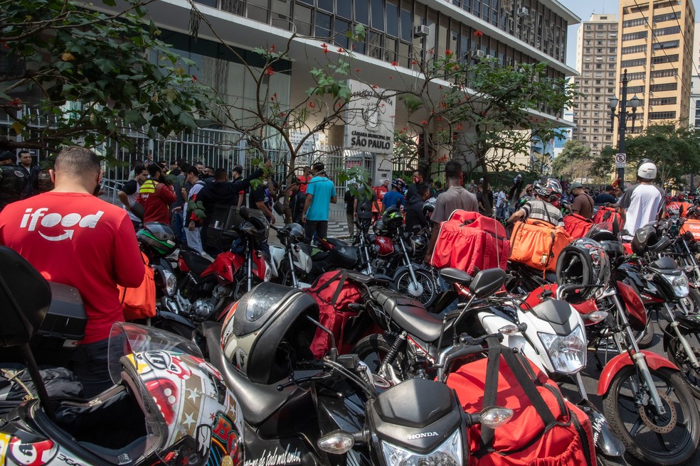 8 de setembro - Entregadores de aplicativos fazem protesto em frente à Câmara Municipal de São Paulo — Foto: Celso Tavares/G1