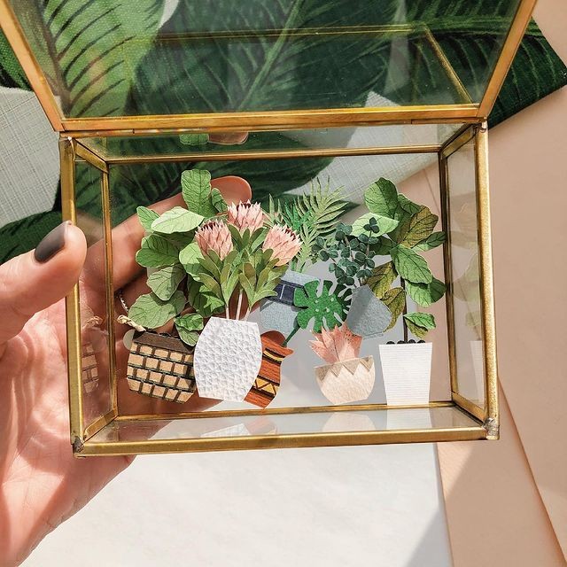 A designer russa Tania Lissova desenvolve plantas e flores com pequenos papéis (Foto: Reprodução / Instagram / @lissova_craft)