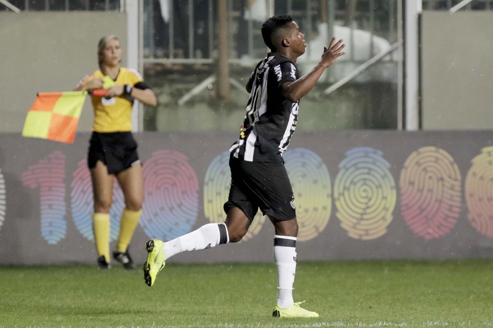 Cazares foi quem garantiu a vaga do Galo na Libertadores â?? Foto: Futura Press