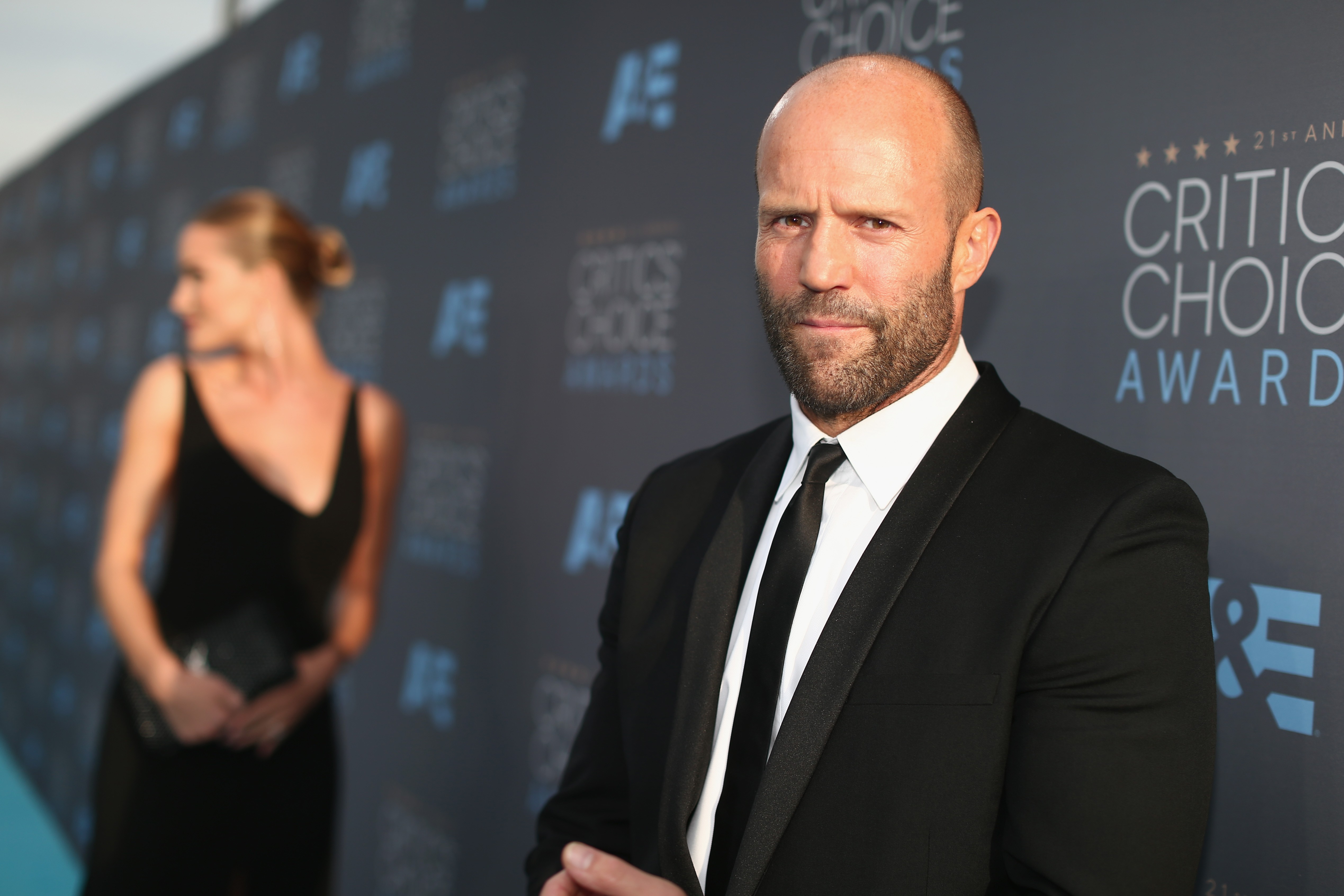 Jason statham. Джейсон Стэтхэм 2022. Джейсон Стэтхэм сейчас 2022. Гай Ричи и Стэтхэм. Джейсон Стэтхэм фото.