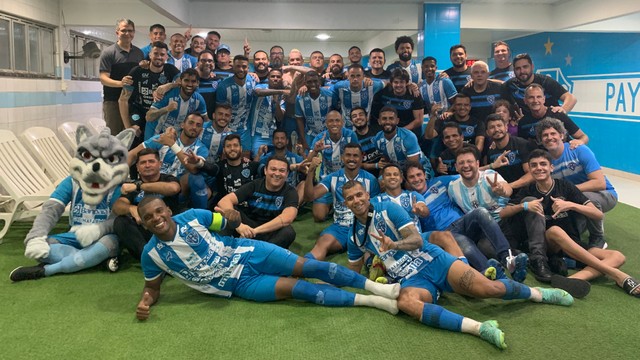 Jogadores do Paysandu comemoram vitória sobre o Manaus, pela Série C