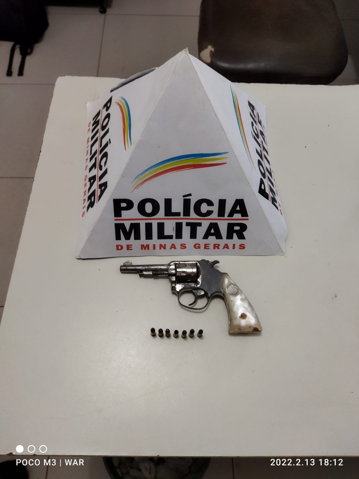 Homem é preso após assaltar bar e atirar em adolescente na zona rural de Japonvar