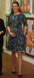18 de fevereiro de 2015 - Kate visita o Cape Hill Children's Centre, na Inglaterra.