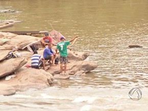 Resultado de imagem para Rio Cuiabá pedras