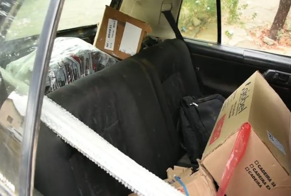 Carga era colocada em oito veículos — Foto: Polícia Militar/ Divulgação