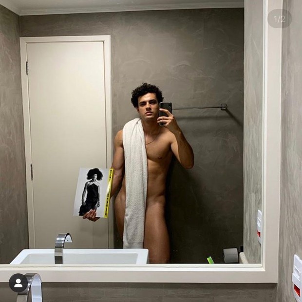 Pedro Alves aparece nu (Foto: Reprodução/Instagram)