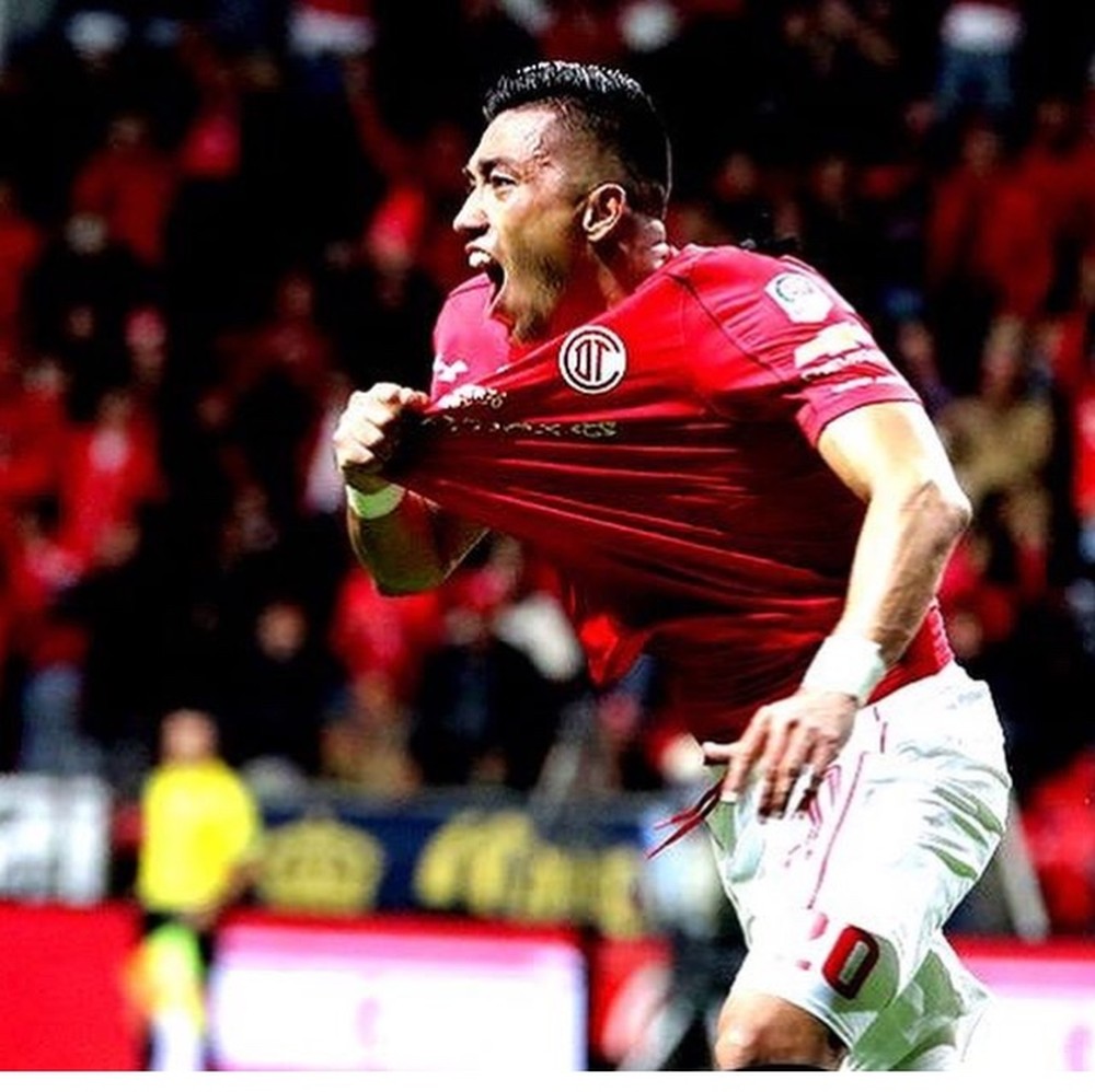 Fernando Uribe chega ao Rio e estará na reapresentação do Flamengo no Ninho