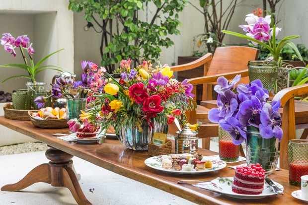 Uma mesa bem decorada e organizada é garantia de sucesso nas recepções  (Foto: Vamos Receber)
