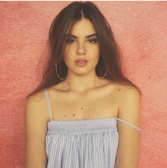 Camila Queiroz em foto no Instagram (Foto: reprodução/instagram)